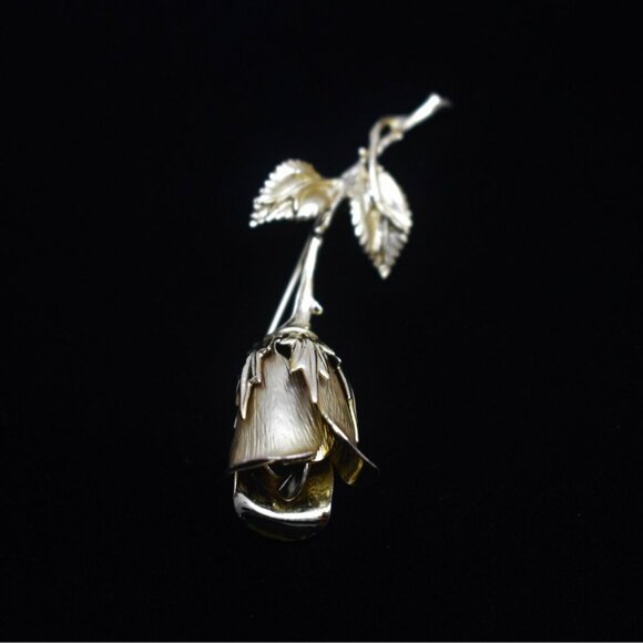 Vintage Rochelle Rose Brooch Gold Tone Rose Bud Flower Pin in Original Box - Picture 7 of 10